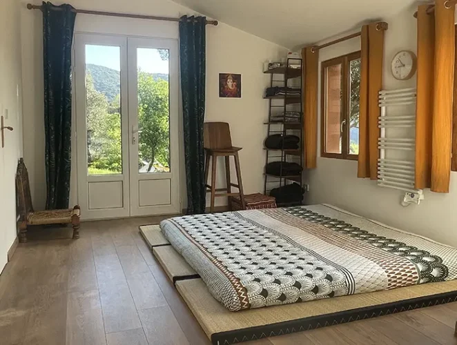 france_retreat_rooms04
